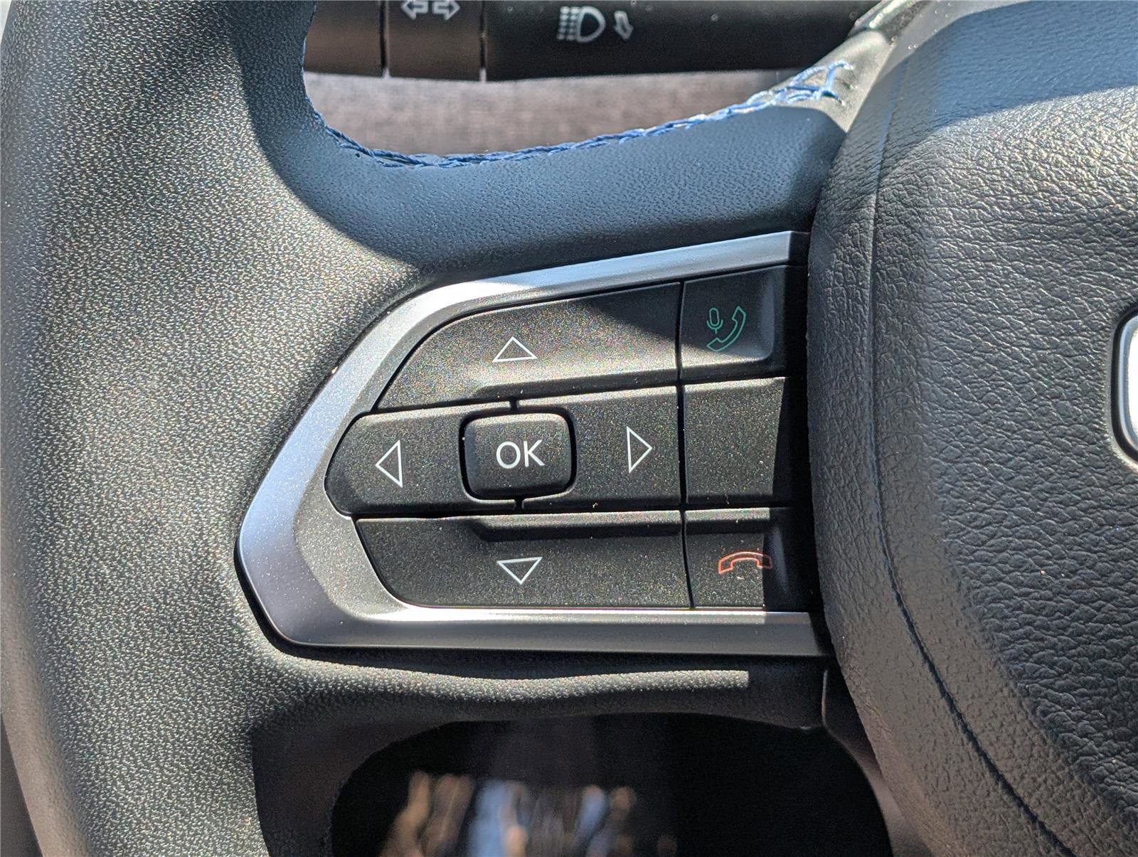 Used 2022 Jeep Compass Latitude AWD/4WD image 21