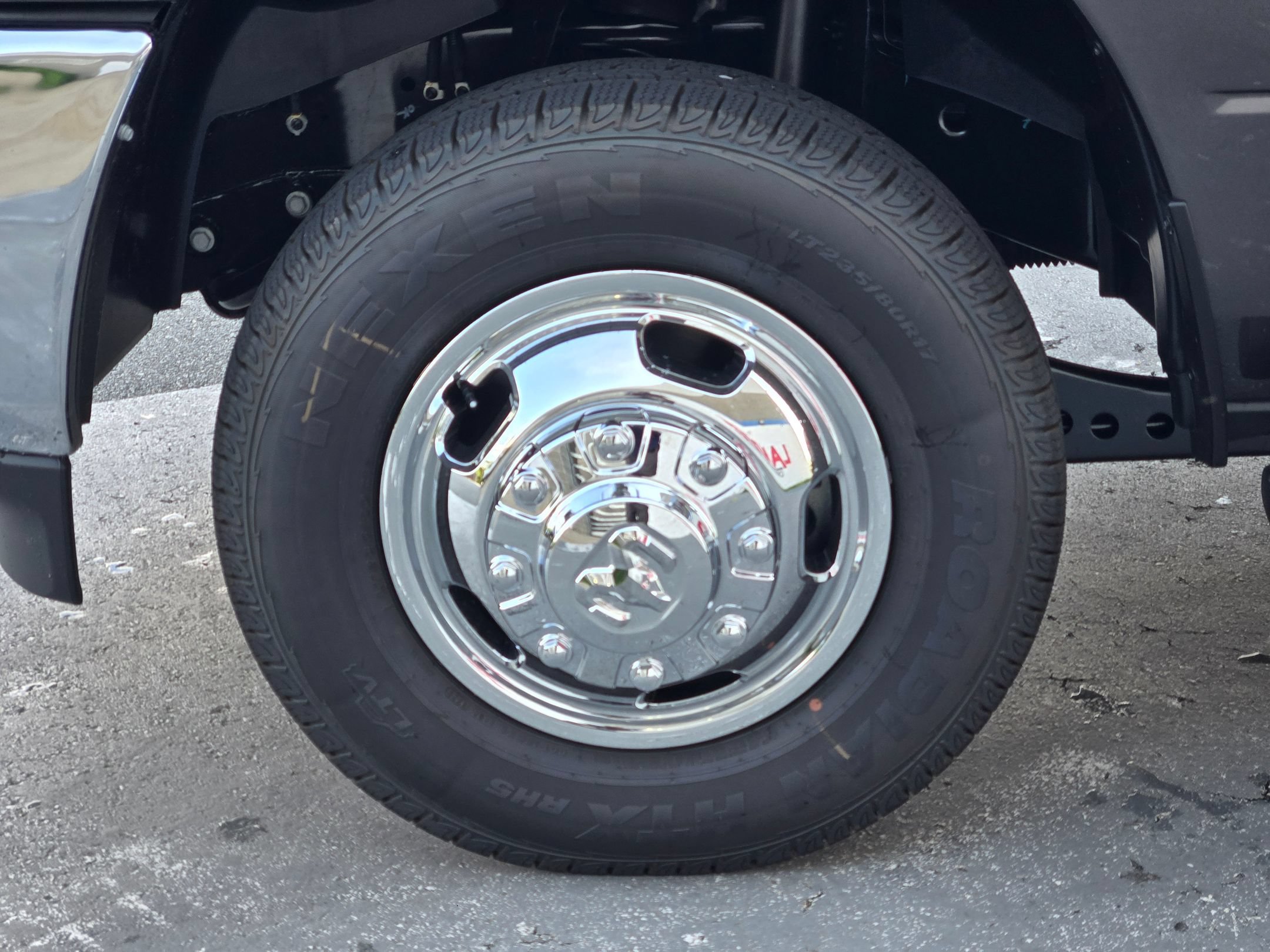 New 2026 RAM 3500 Tradesman AWD/4WD image 17