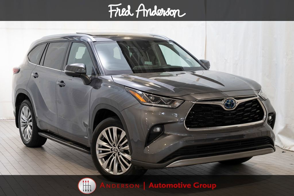 Used 2024 Toyota Highlander Platinum