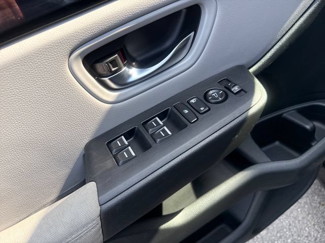 Used 2023 Honda Pilot LX image 10
