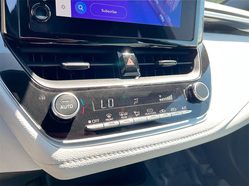 Used 2023 Toyota Corolla SE image 16