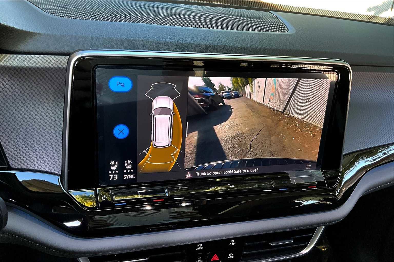 Used 2025 Volkswagen Atlas Peak Edition SE image 24