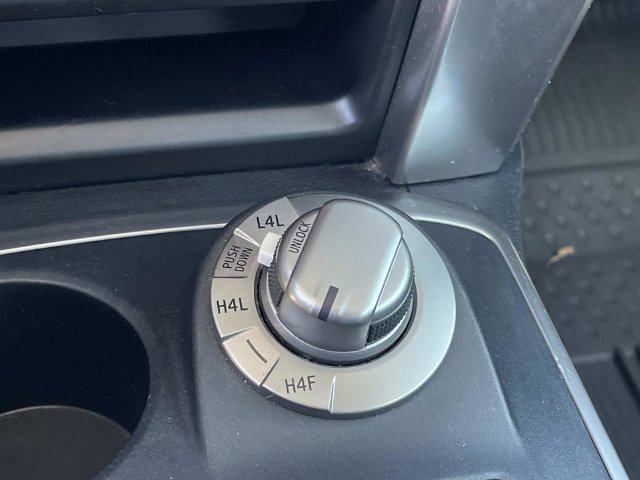Used 2019 Toyota 4Runner Limited AWD/4WD image 39