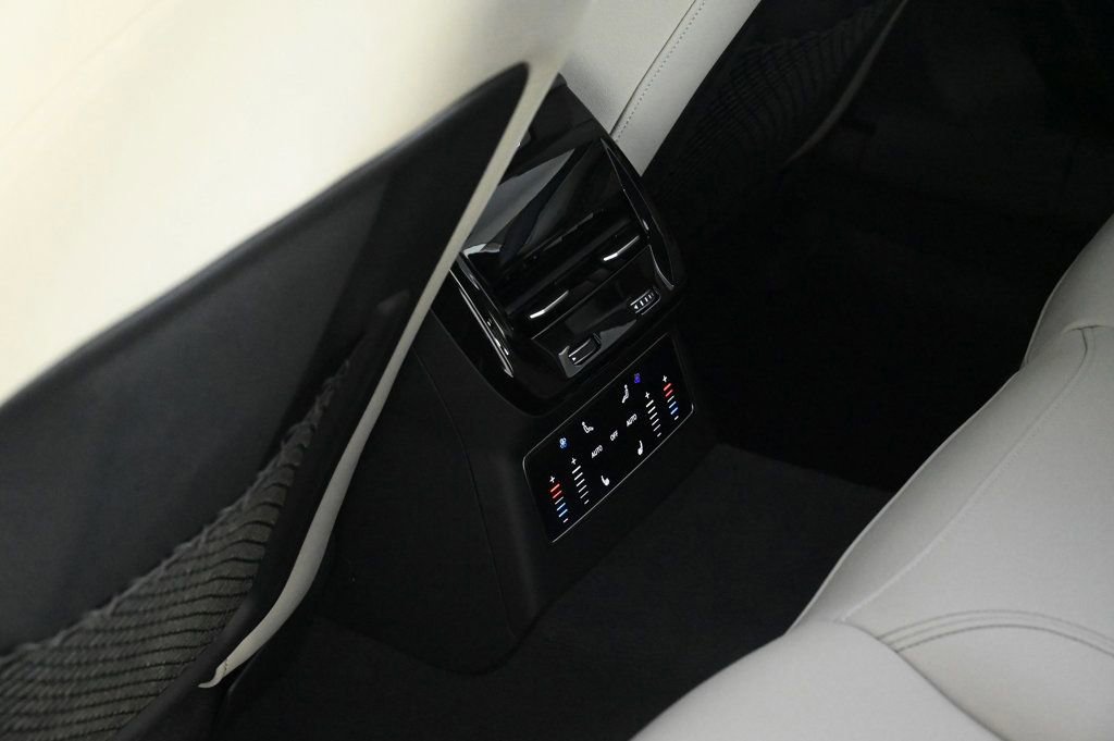 Used 2026 Audi A6 Premium Plus w/ Premium Plus Package image 17
