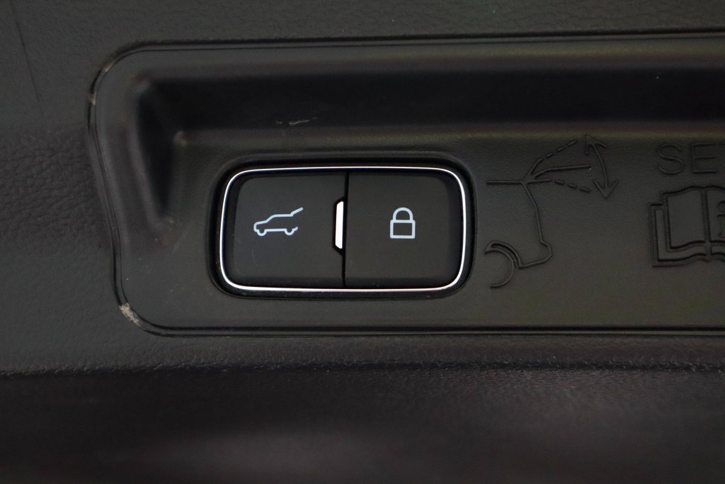 Certified 2022 Ford Explorer Platinum w/ Technology Package image 22