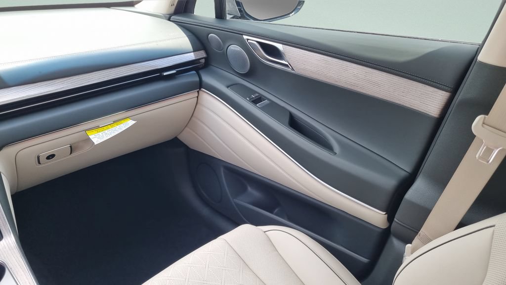 New 2027 Genesis GV80 2.5T Prestige AWD/4WD image 13