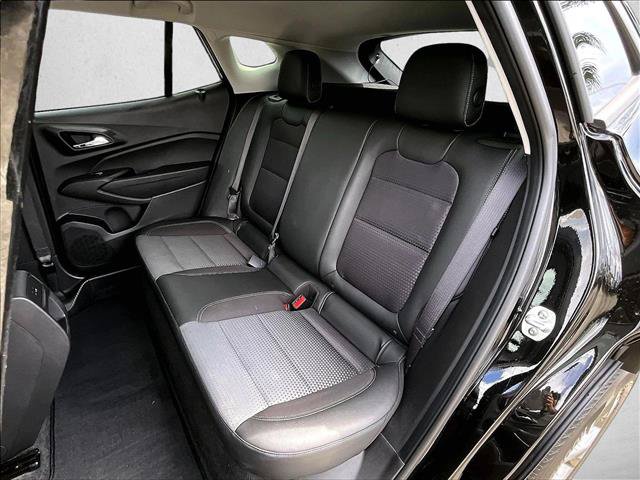 Used 2025 Chevrolet Trax LT FWD image 27