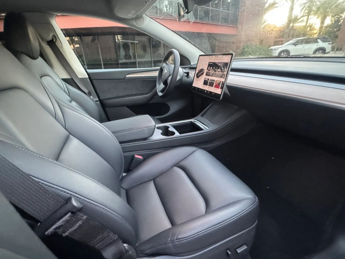 Used 2024 Tesla Model Y Long Range RWD image 14