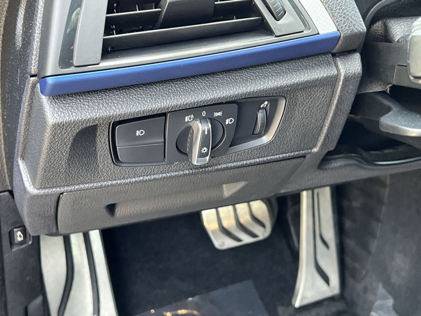 Used 2017 BMW 230i xDrive Coupe AWD/4WD image 27