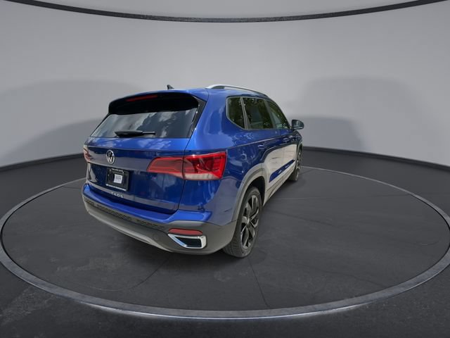 Used 2023 Volkswagen Taos SE w/ Black Wheel Package FWD image 7