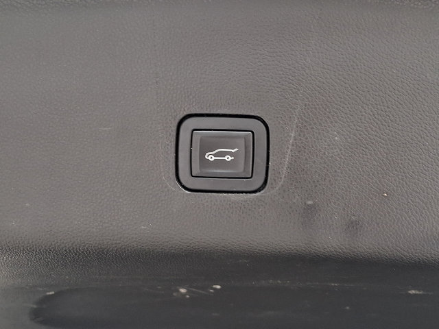Used 2018 Chevrolet Traverse Premier w/ Redline Edition AWD/4WD image 35