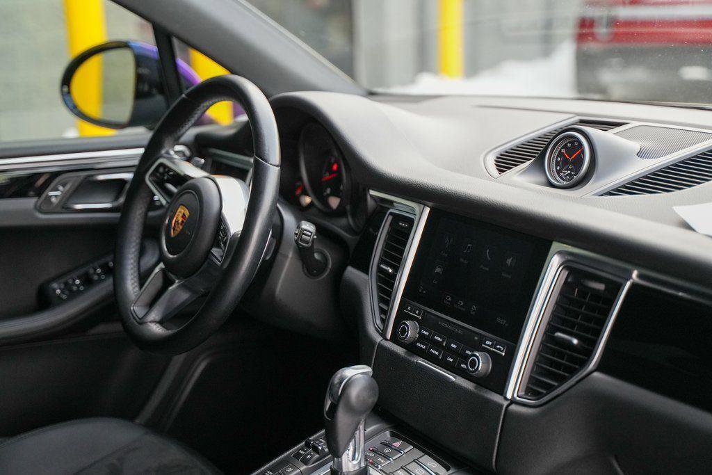 Used 2017 Porsche Macan w/ Driver Memory Package image 26