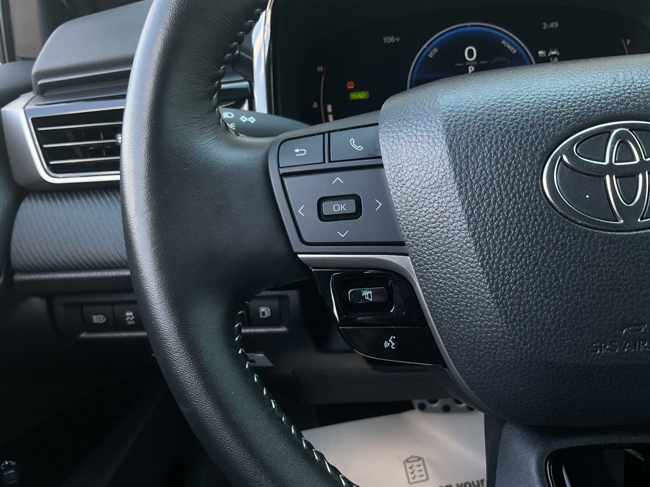 Used 2025 Toyota Camry SE FWD image 30