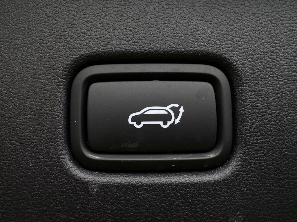 Certified 2025 Hyundai Tucson Limited FWD image 11