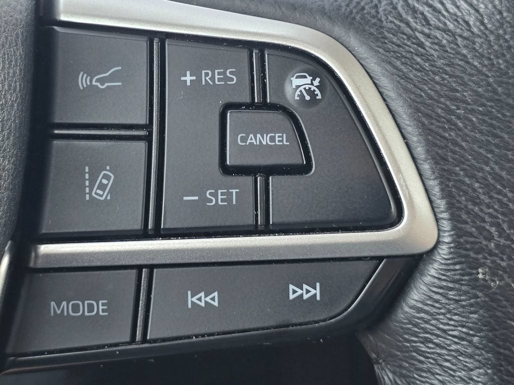 Certified 2024 Toyota Sienna XLE FWD image 31