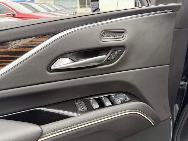 Used 2024 Cadillac Escalade ESV Premium Luxury AWD/4WD image 19