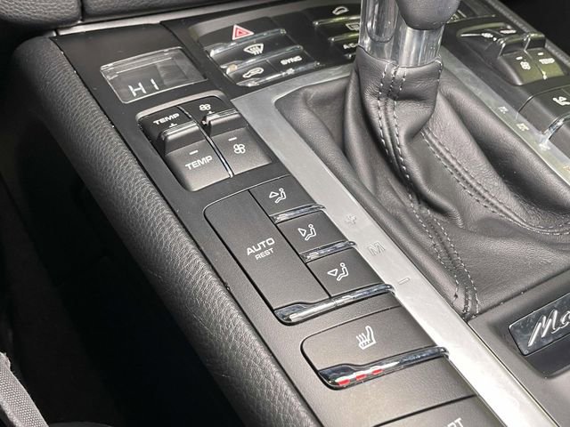 Used 2021 Porsche Macan image 33