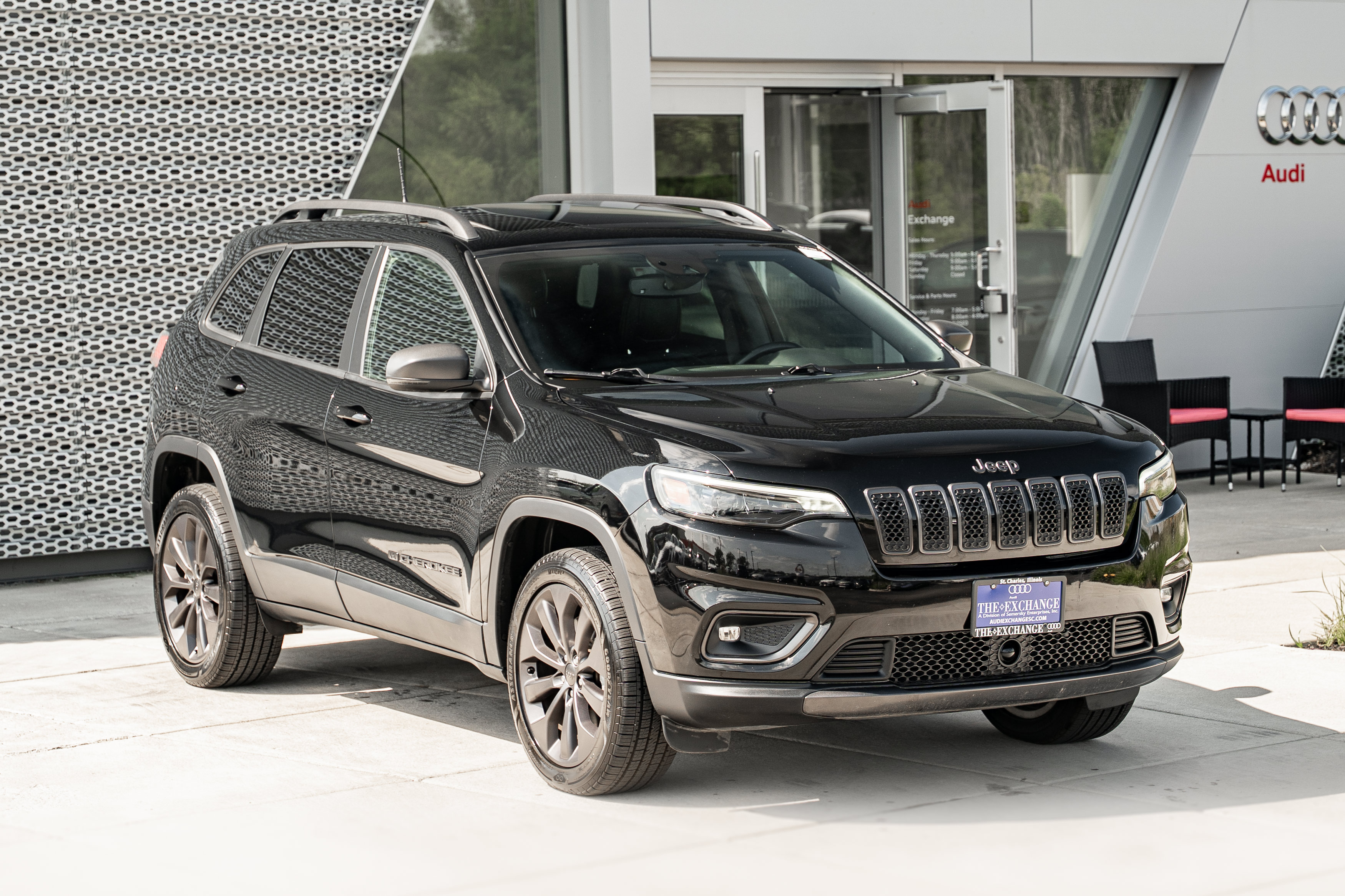 Used 2021 Jeep Cherokee Latitude Lux 80th Anniv w/ Quick Order Package 26U 80TH AWD/4WD image 2