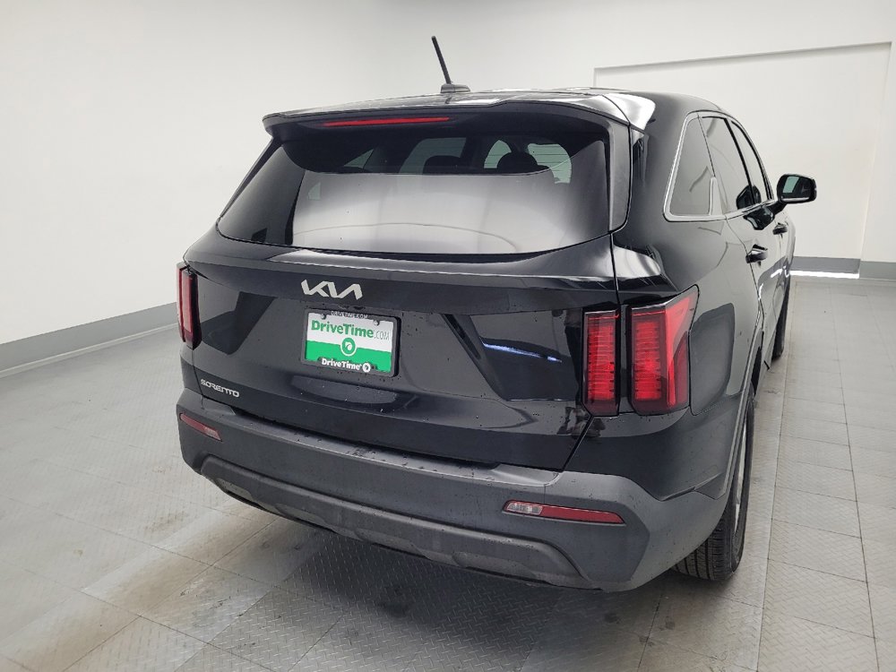 Used 2023 Kia Sorento LX image 7