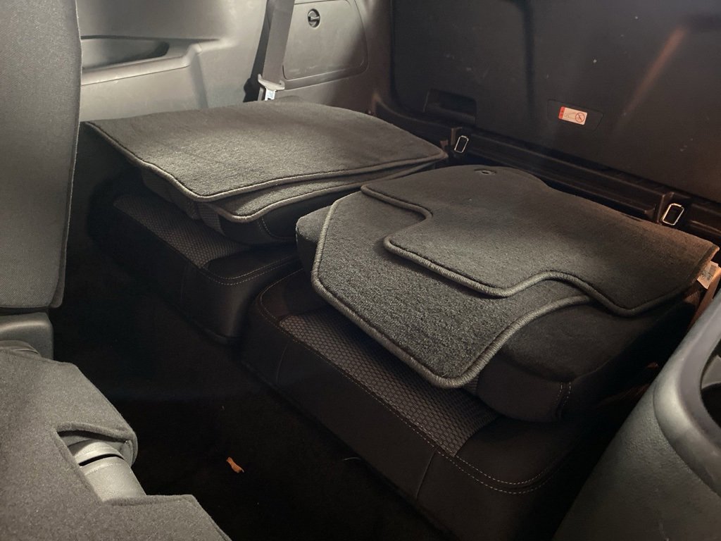 Used 2018 Ford Explorer XLT image 17