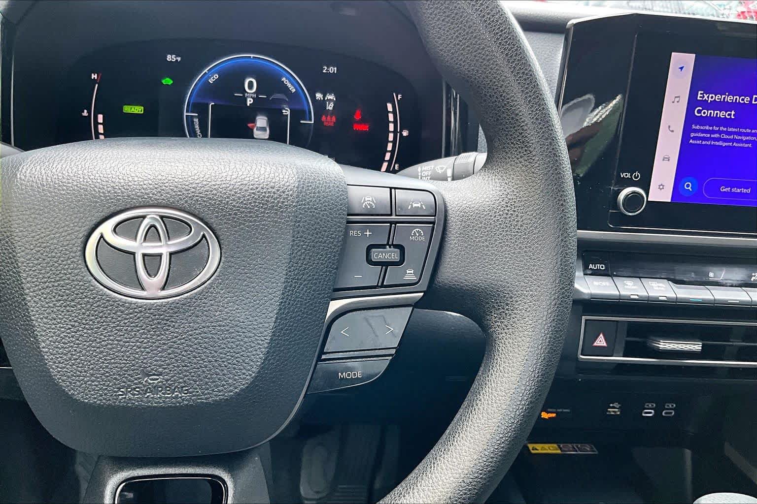 Used 2025 Toyota Camry LE FWD image 25
