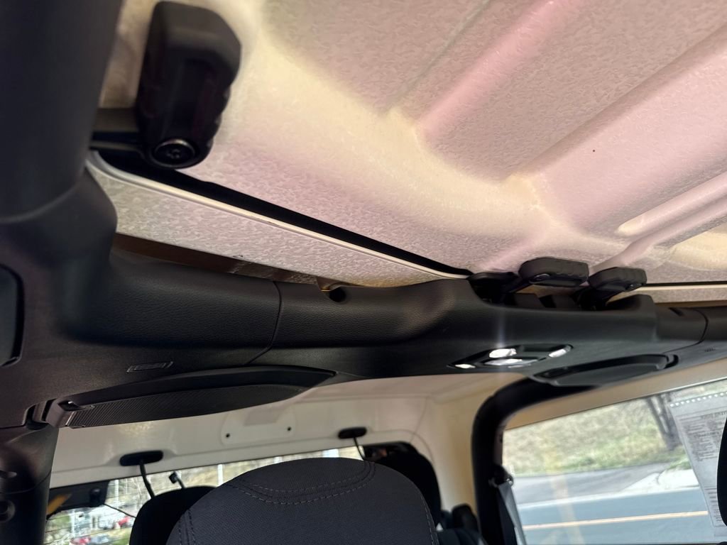 Used 2021 Jeep Wrangler Sport image 22