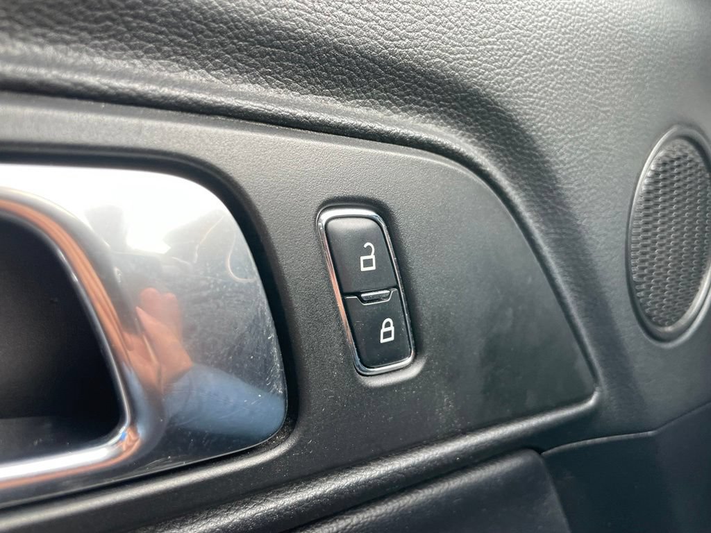 Used 2018 Ford Mustang Premium RWD image 25