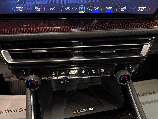 Used 2025 Chevrolet Traverse Z71 w/ Driver Confidence Package image 17