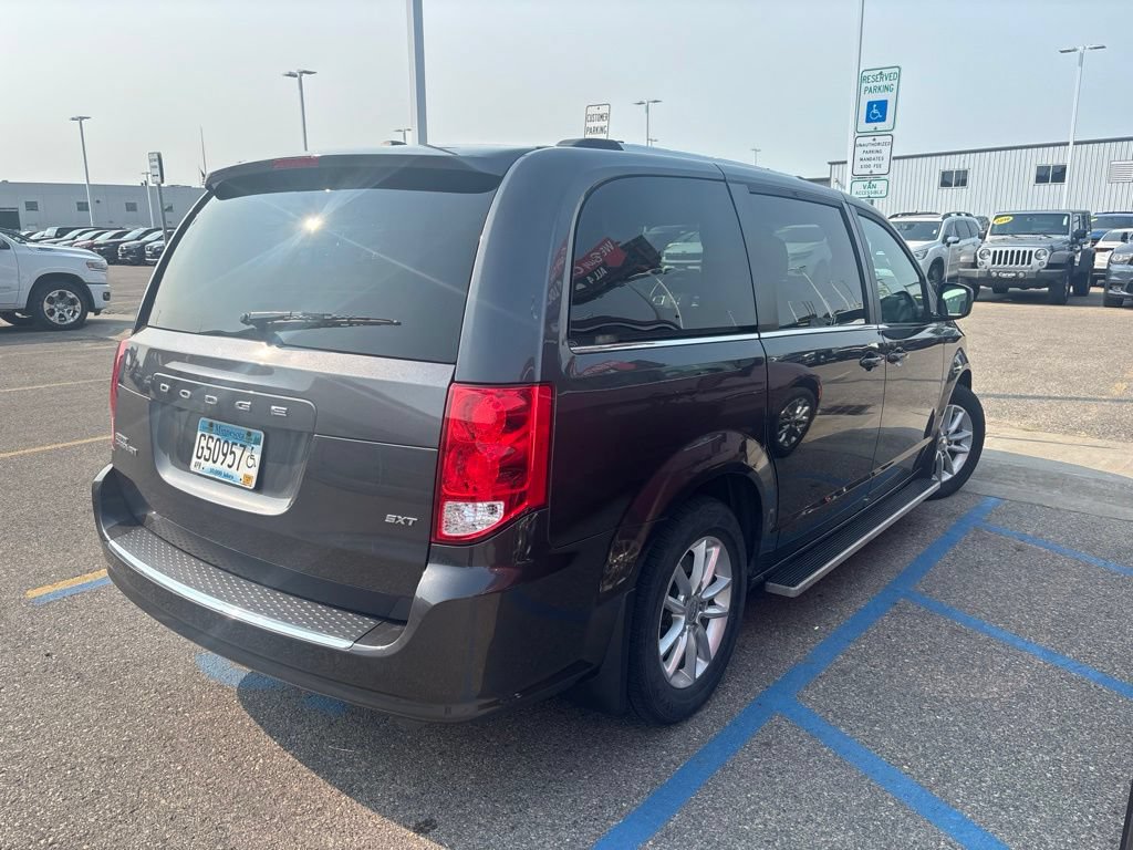 Used 2018 Dodge Grand Caravan SXT FWD image 8