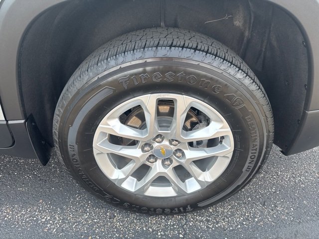 Used 2023 Chevrolet Traverse LS image 24