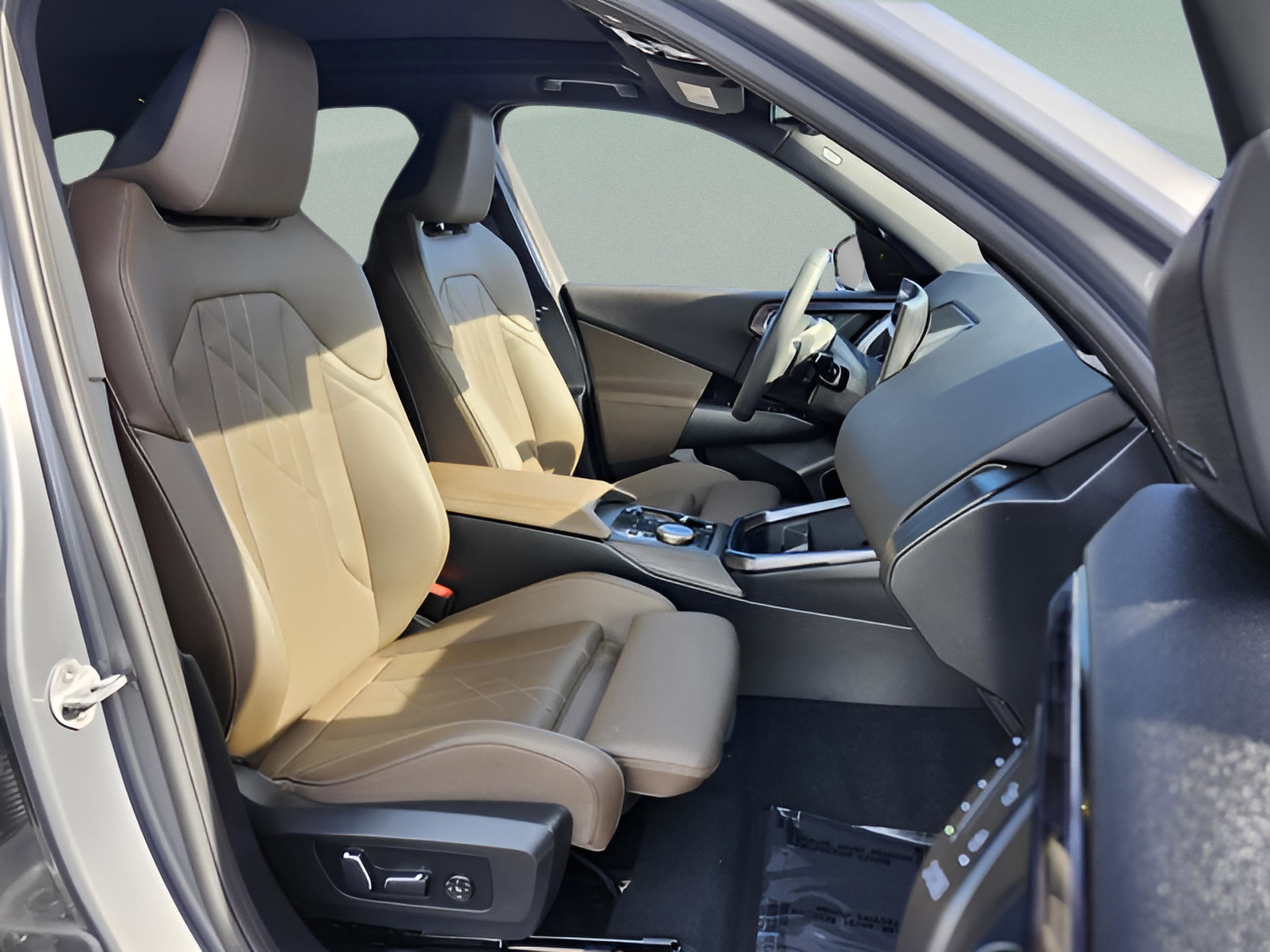 Certified 2025 BMW X3 xDrive30i w/ Premium Package image 24