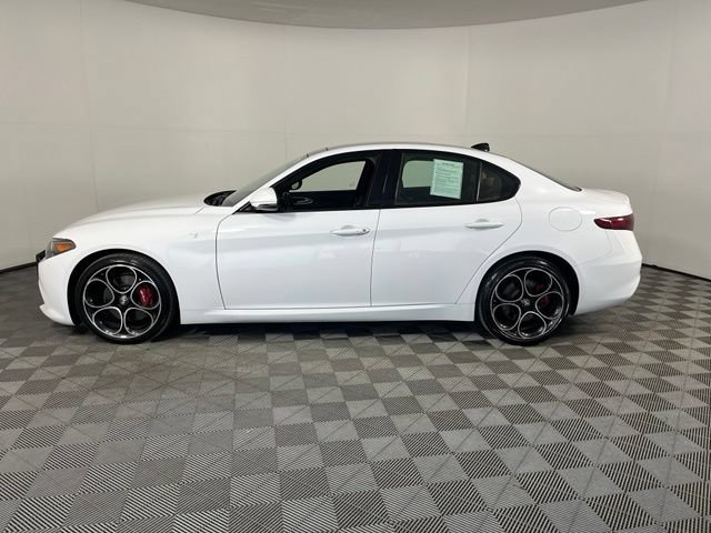 Used 2023 Alfa Romeo Giulia Ti w/ Active Assist Plus Package AWD/4WD image 4