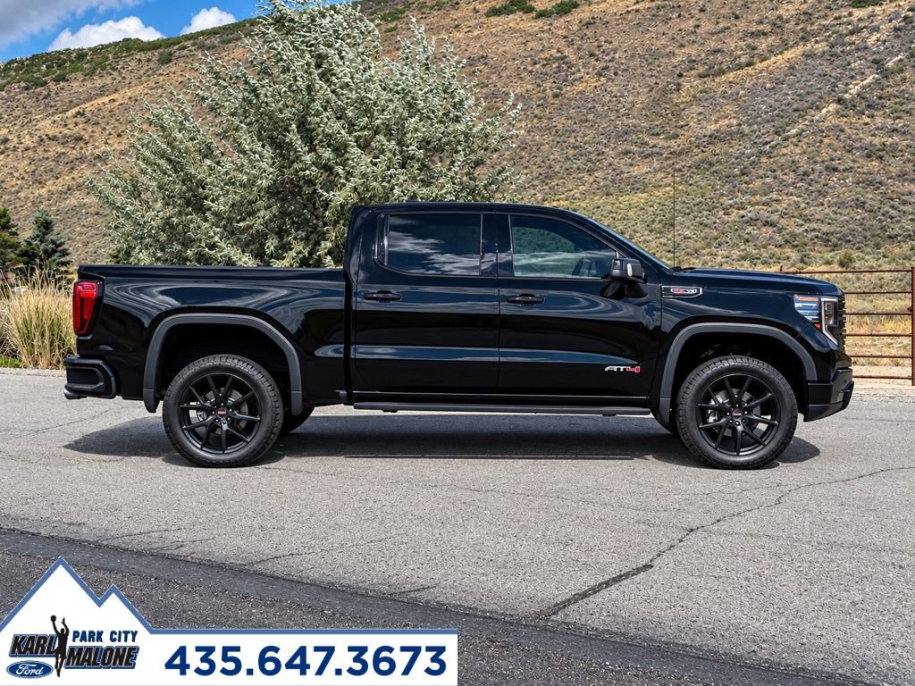 Used 2022 GMC Sierra 1500 AT4 w/ Technology Package AWD/4WD image 7