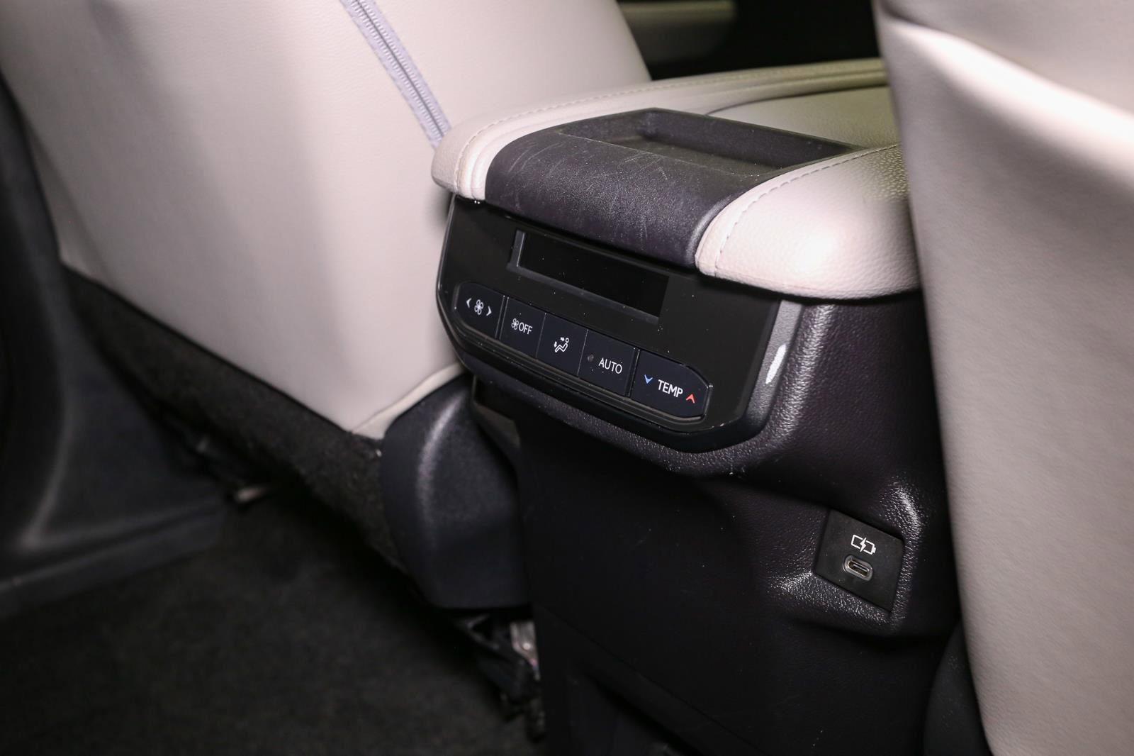 Used 2024 Toyota Grand Highlander XLE image 23