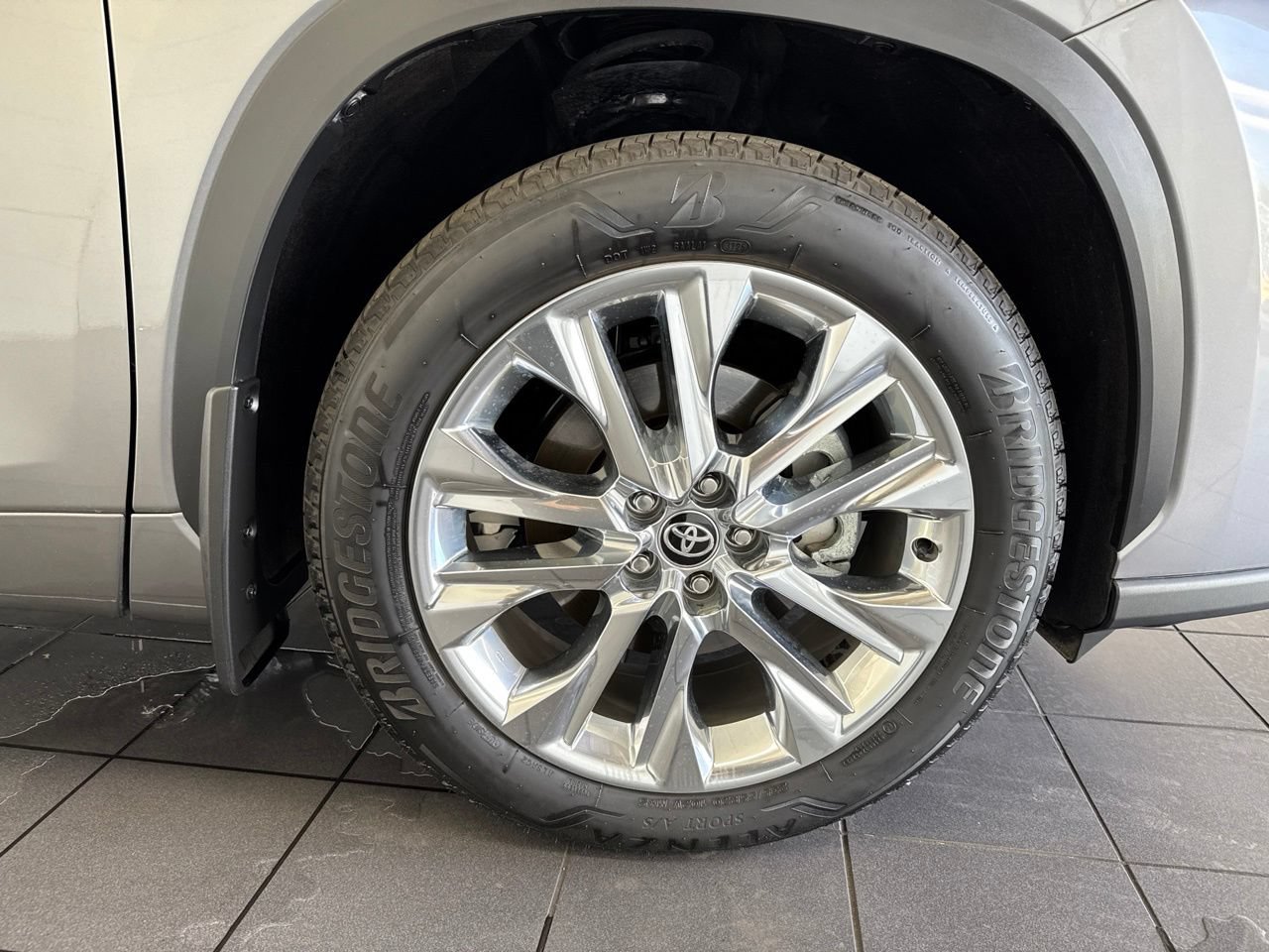 Used 2026 Toyota Highlander Limited AWD/4WD image 56