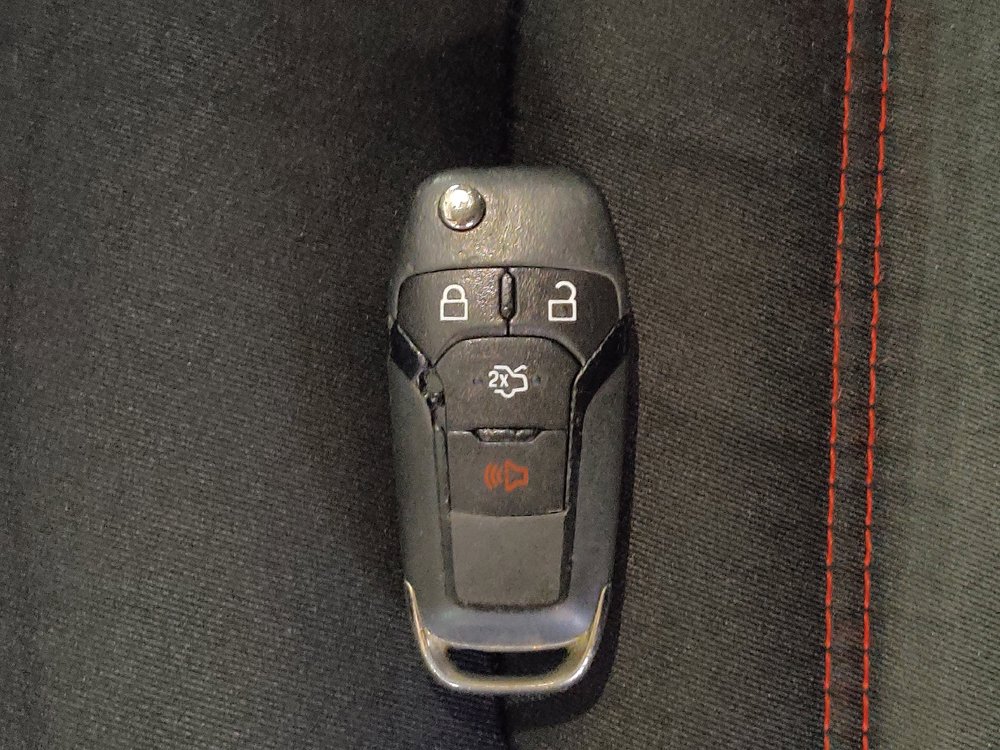 Used 2015 Ford Fusion SE w/ Equipment Group 201A FWD image 32