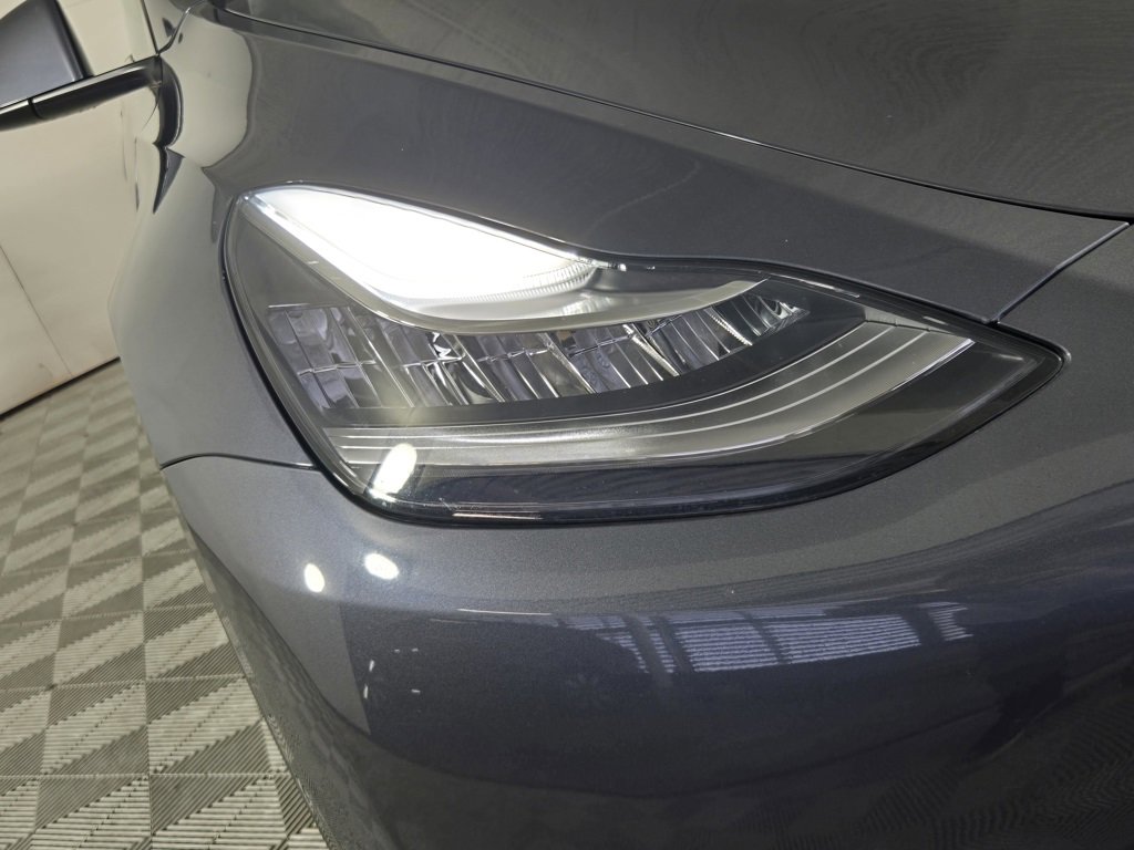 Used 2022 Tesla Model Y Long Range image 6