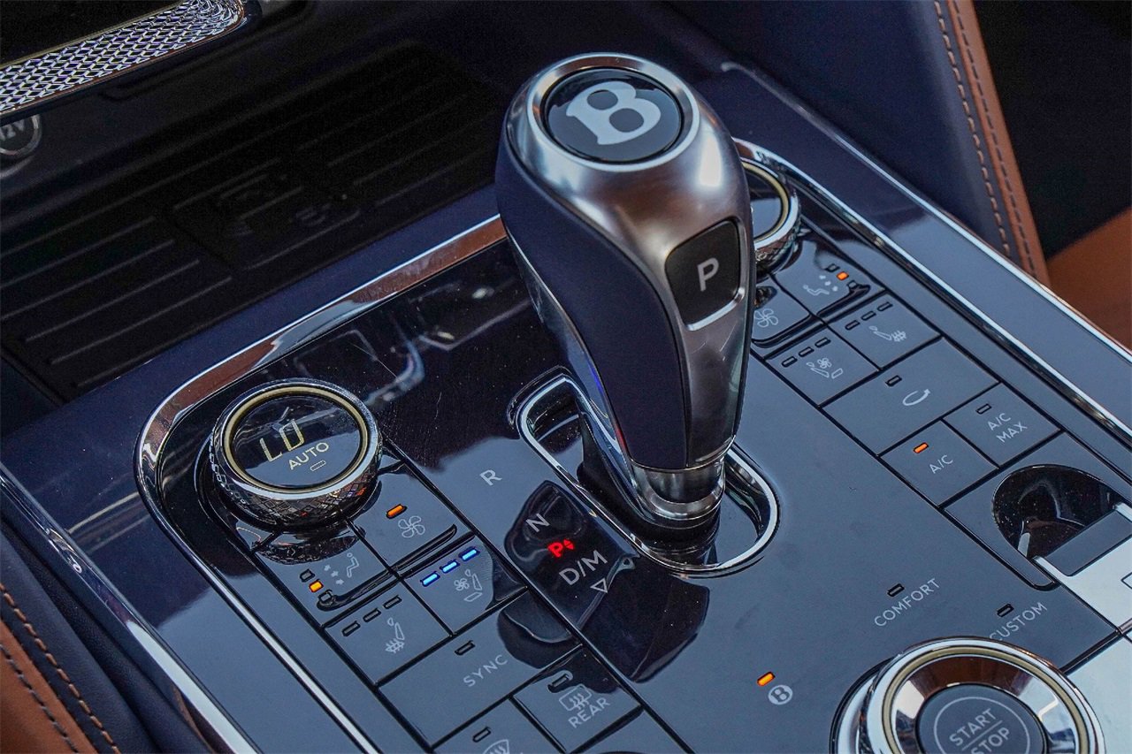 New 2026 Bentley Flying Spur Plug-In Hybrid image 28