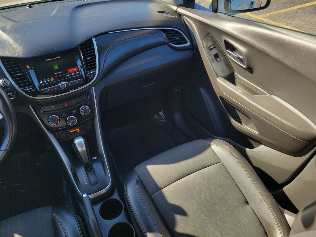 Used 2018 Chevrolet Trax LT w/ LT Convenience Package image 16