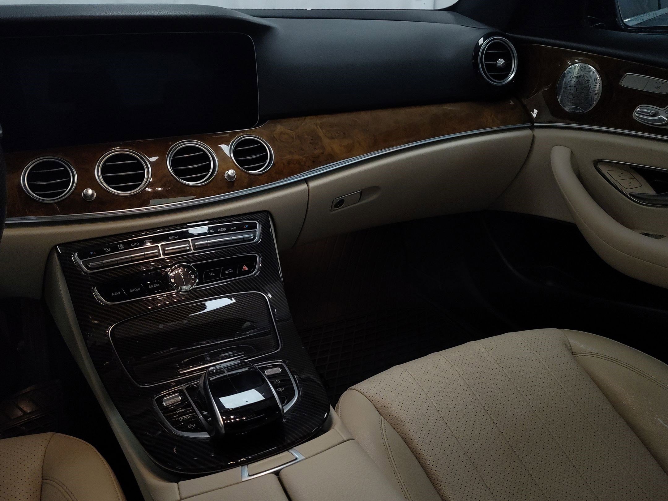 Used 2018 Mercedes-Benz E 300 4MATIC image 23