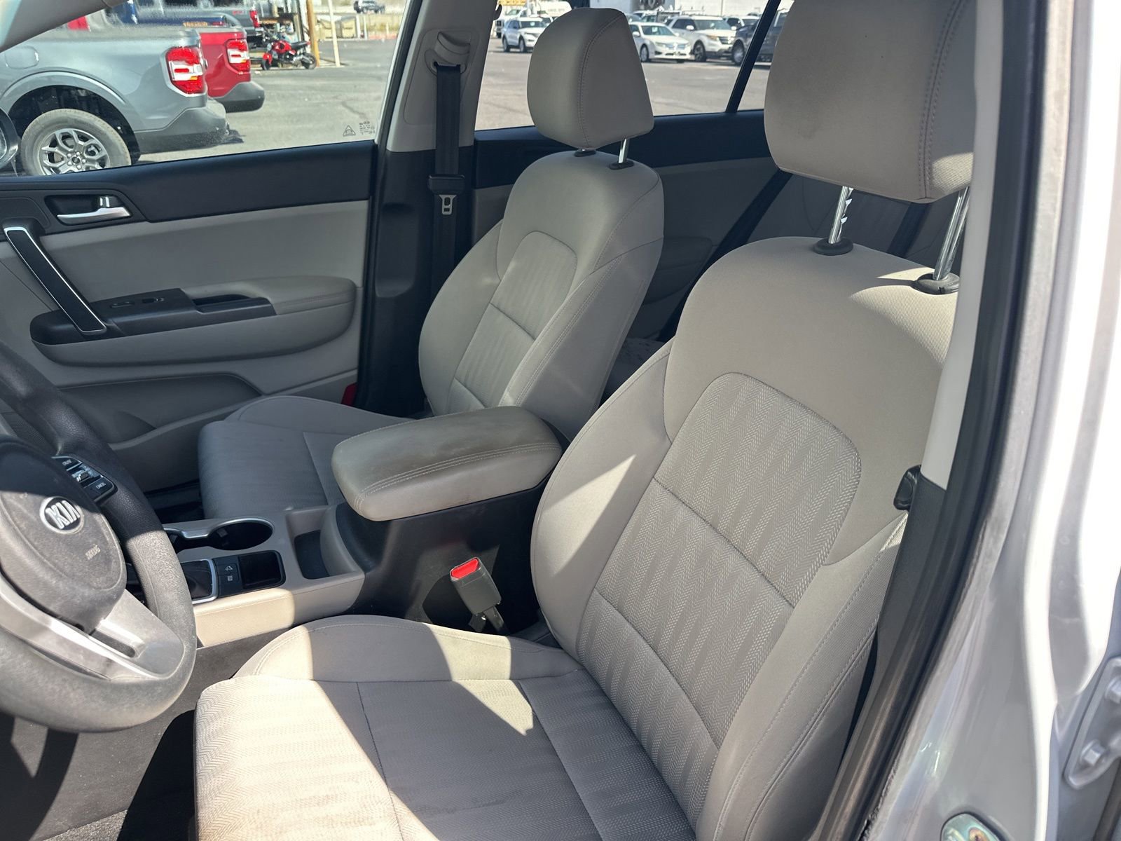 Used 2022 Kia Sportage LX image 10