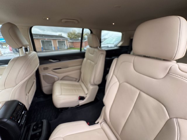 Used 2021 Jeep Grand Cherokee L Limited AWD/4WD image 25