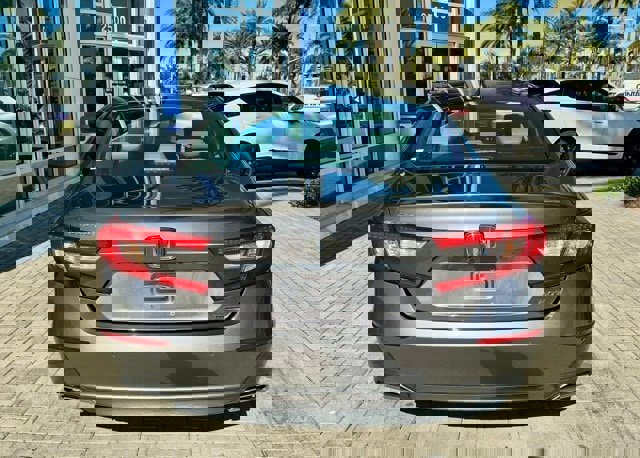 Certified 2018 Honda Accord Touring image 5