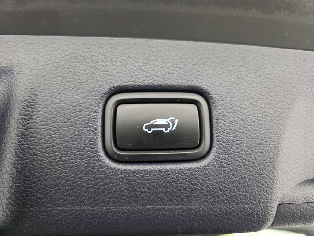 Used 2022 Hyundai Palisade Limited image 19