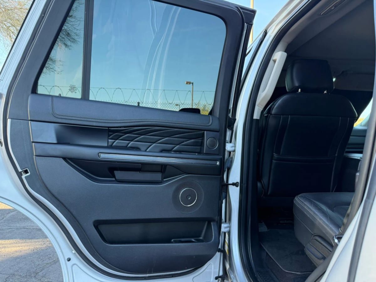 Used 2019 Ford Expedition Platinum image 37