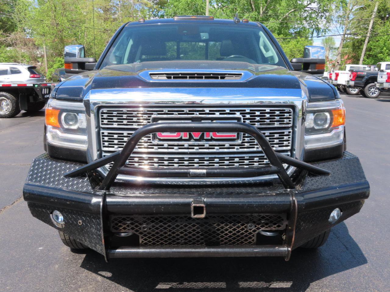 Used 2019 GMC Sierra 3500 Denali w/ Duramax Plus Package AWD/4WD image 9