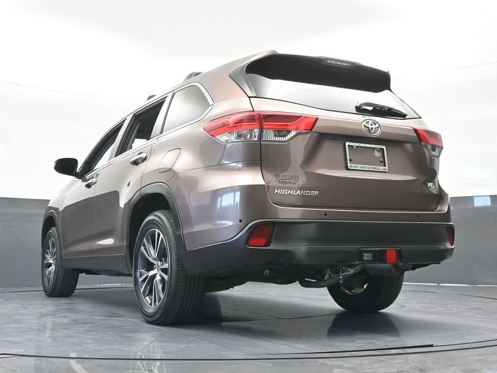 Used 2019 Toyota Highlander LE FWD image 56