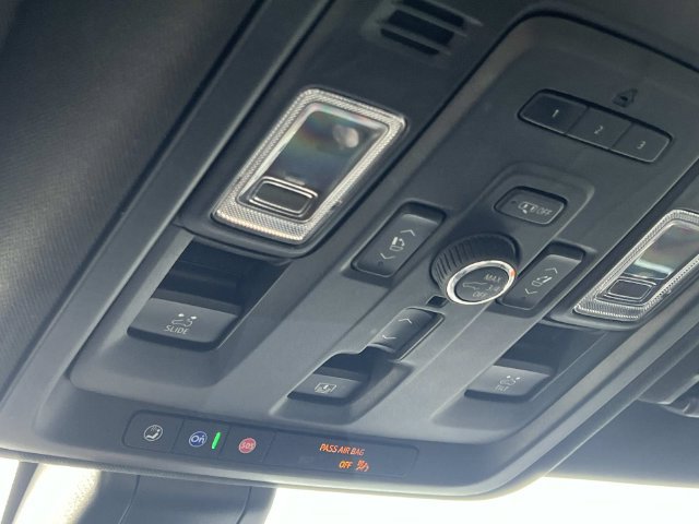 Used 2022 GMC Yukon XL Denali AWD/4WD image 31
