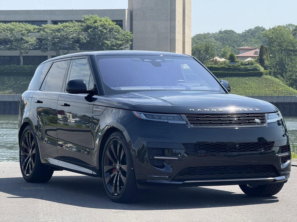 Used 2023 Land Rover Range Rover Sport First Edition image 2