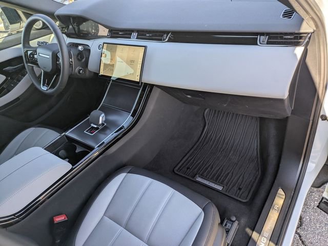 Used 2026 Land Rover Range Rover Evoque Dynamic SE AWD/4WD image 19